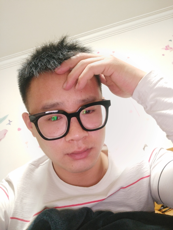 华灯初上的夜晚的第一张照片--山东残疾人相亲网