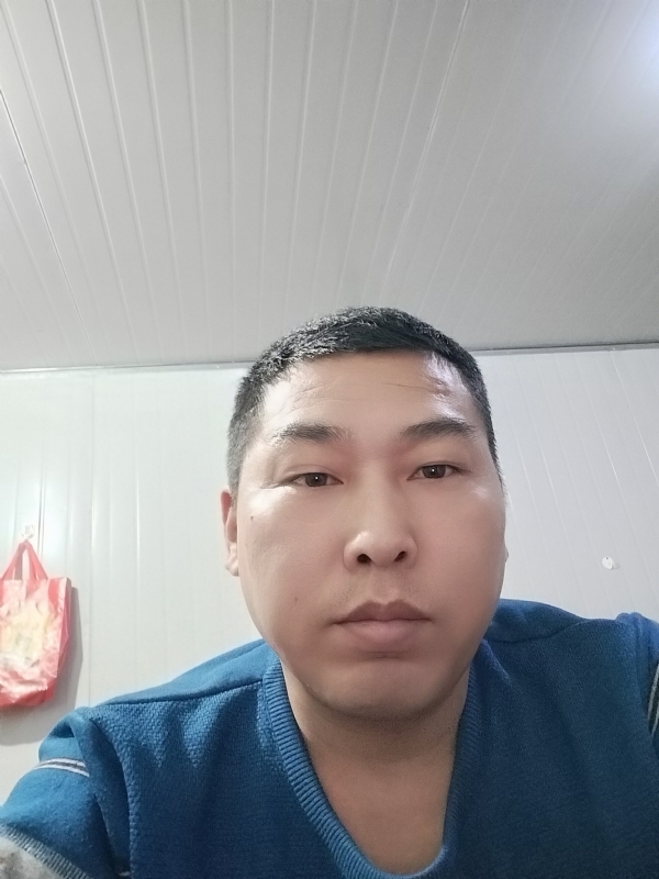开着拖拉机去兜风的第一张照片--山东残疾人相亲网
